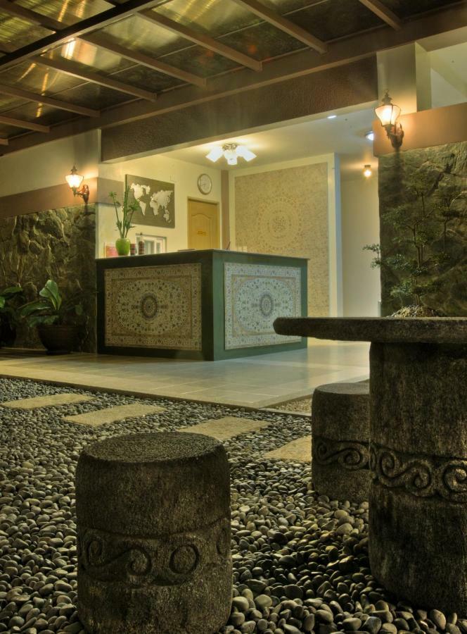 Tagaytay Wingate Manor Hotell Tagaytay City Exteriör bild