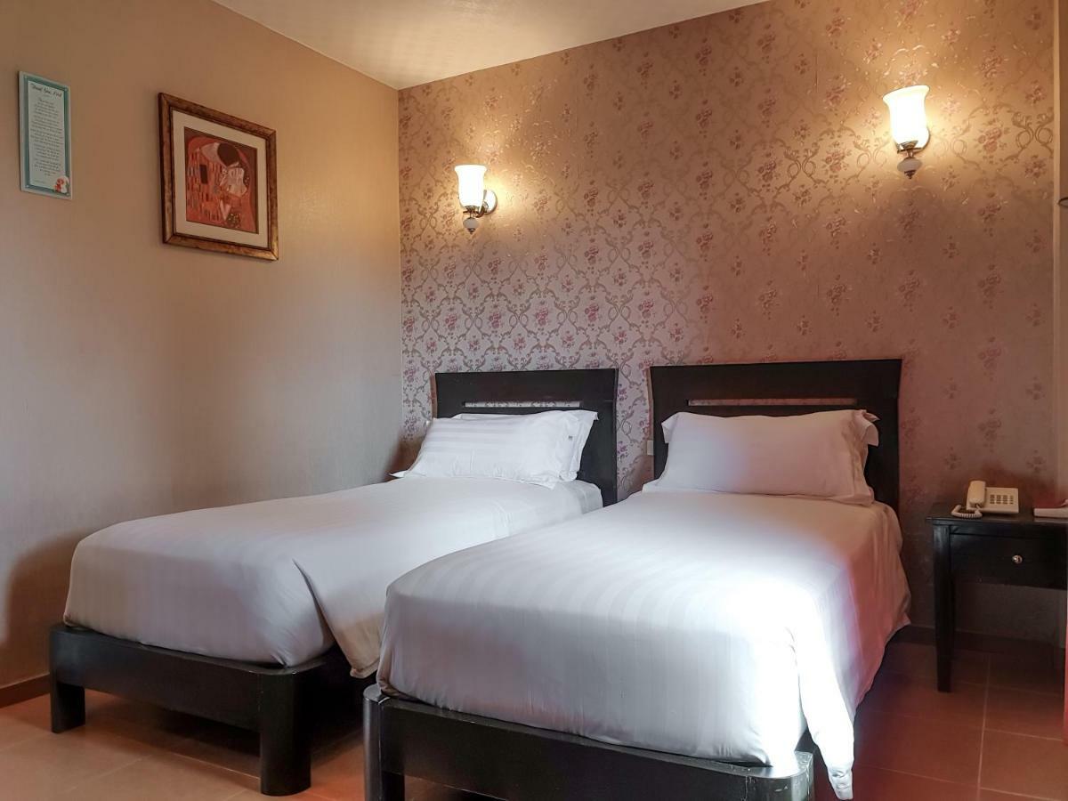 Tagaytay Wingate Manor Hotell Tagaytay City Exteriör bild